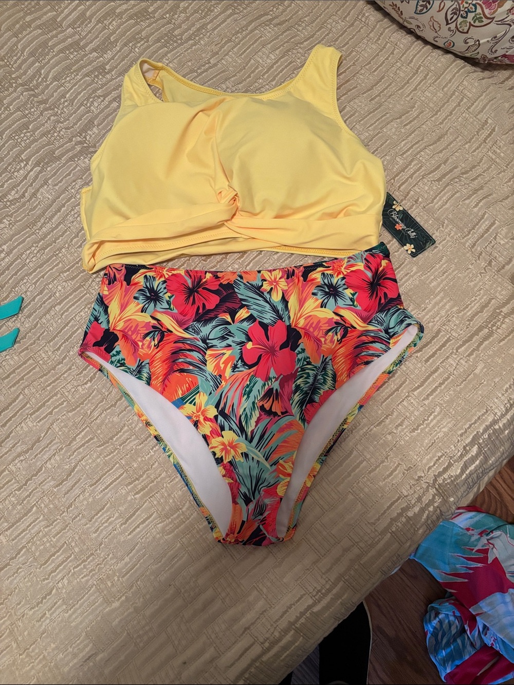 Yellow Twist-Front Crop Swim suit size XXL by blooming jelly